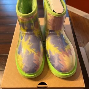 Ugg mini classic Apple tie dye size 5
